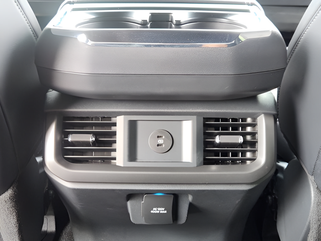 Used 2025 Ford F150 Lariat AWD/4WD image 30