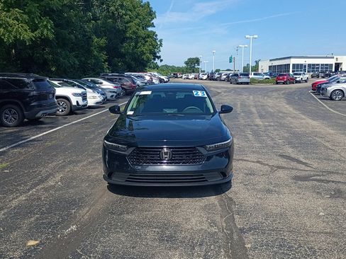 Certified 2023 Honda Accord EX image 8