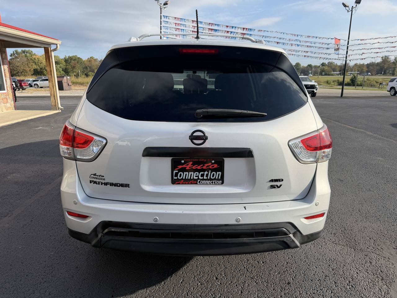 Used 2013 Nissan Pathfinder SV AWD/4WD image 5