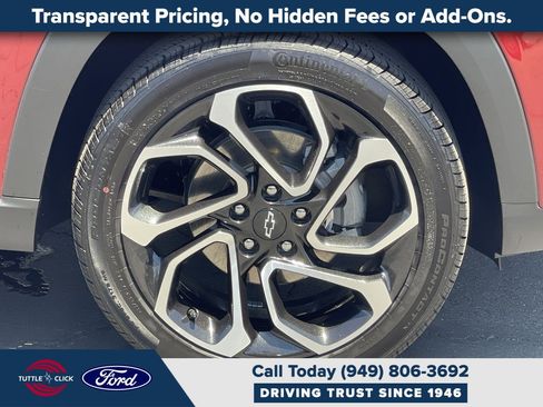 Used 2025 Chevrolet Trax RS w/ Sunroof Package FWD image 13
