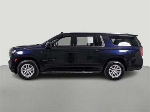 Used 2024 Chevrolet Suburban LT image 2