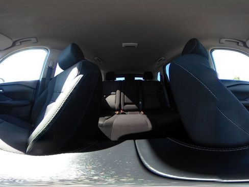 Used 2025 Nissan Rogue SV FWD image 44