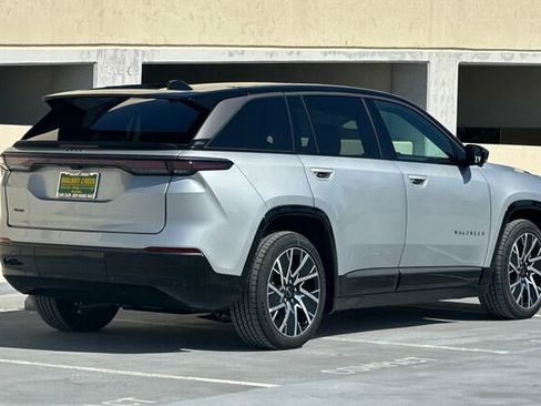 New 2025 Jeep Wagoneer S Limited image 4