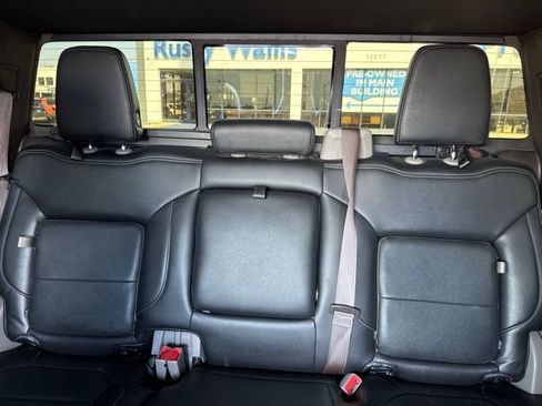 Used 2020 Chevrolet Silverado 1500 LT w/ Texas Edition RWD image 11