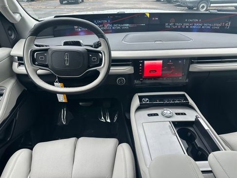 New 2026 Lincoln Navigator Premiere AWD/4WD image 22