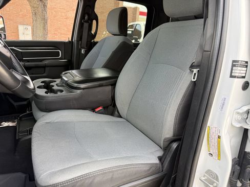 Used 2024 RAM 2500 Big Horn AWD/4WD image 28