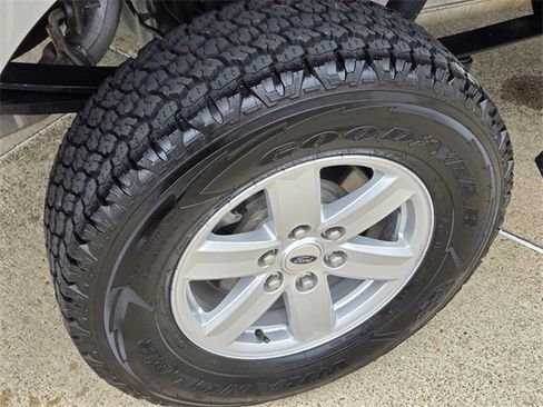 Used 2022 Ford F150 XLT w/ Trailer Tow Package image 8