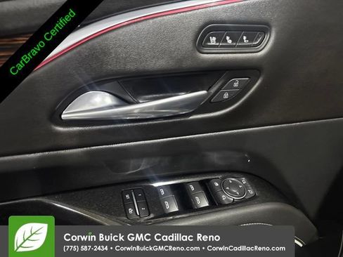 Used 2021 Cadillac Escalade Premium Luxury AWD/4WD image 16