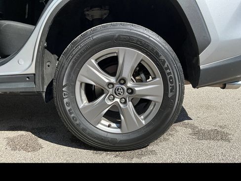 Used 2024 Toyota RAV4 XLE FWD image 15