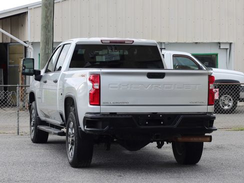 Used 2021 Chevrolet Silverado 2500 Custom w/ Custom Value Package AWD/4WD image 6