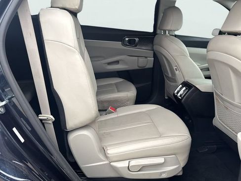 Used 2022 Kia Sorento EX w/ Panoramic Sunroof Package FWD image 13