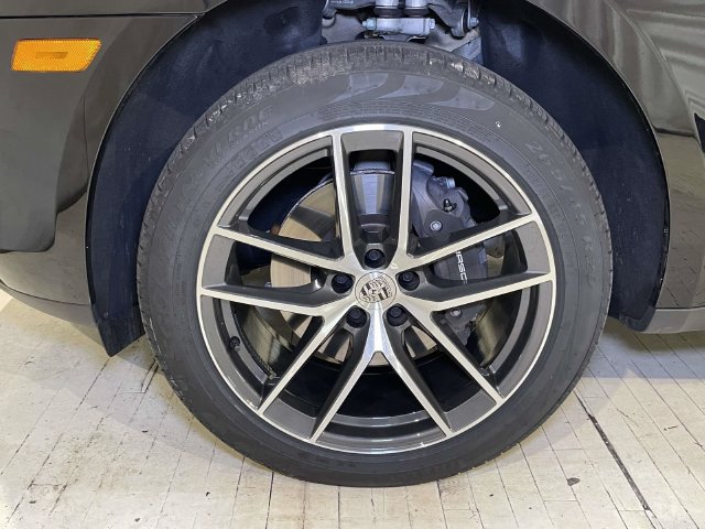 Certified 2026 Porsche Macan AWD/4WD image 14