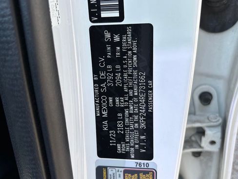 Used 2024 Kia Forte LXS w/ LXS Technology Package FWD image 14