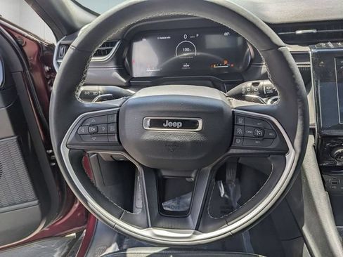 Used 2023 Jeep Grand Cherokee Altitude AWD/4WD image 19