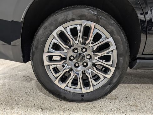 Used 2024 GMC Yukon Denali Ultimate image 11