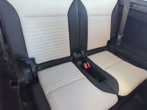 Used 2023 Land Rover Discovery S R-Dynamic image 20