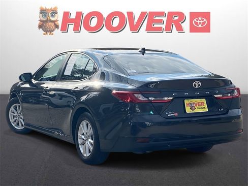 Used 2025 Toyota Camry LE image 5
