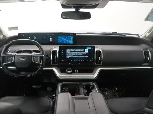 Used 2025 Ford Expedition Platinum AWD/4WD image 20