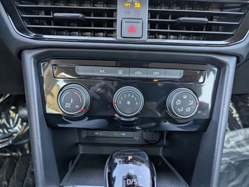 New 2025 Volkswagen Taos S image 21