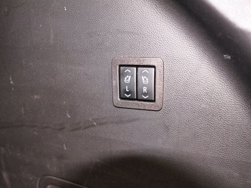 Certified 2023 Buick Enclave Avenir image 7