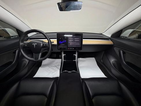 Used 2020 Tesla Model 3 Standard Range RWD image 19