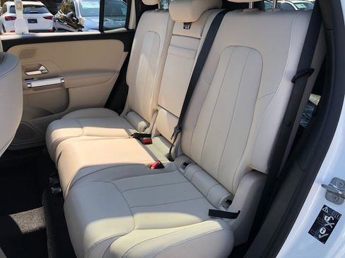 New 2026 Mercedes-Benz GLB 250 4MATIC image 32