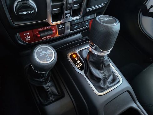 New 2025 Jeep Gladiator Mojave image 27