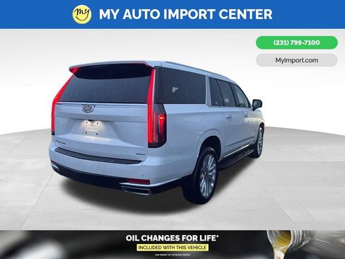 Used 2022 Cadillac Escalade ESV Luxury image 9