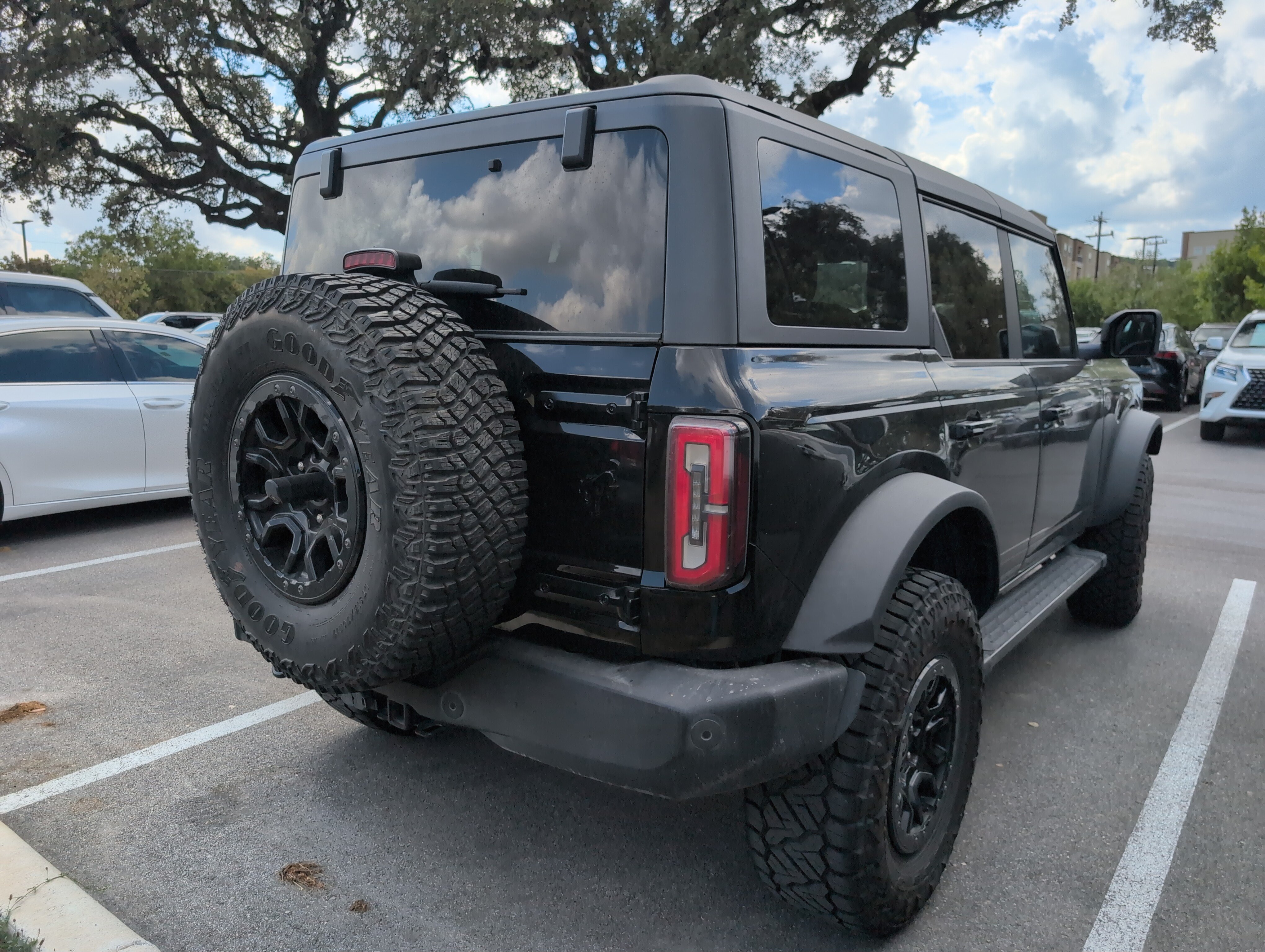 Used 2021 Ford Bronco Wildtrak AWD/4WD image 3