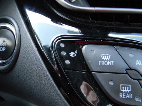 Used 2019 Toyota C-HR Limited FWD image 15