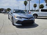 Used 2022 Toyota Camry XLE image 2