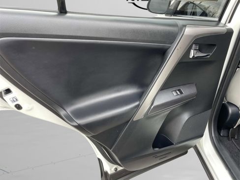 Used 2018 Toyota RAV4 XLE image 11
