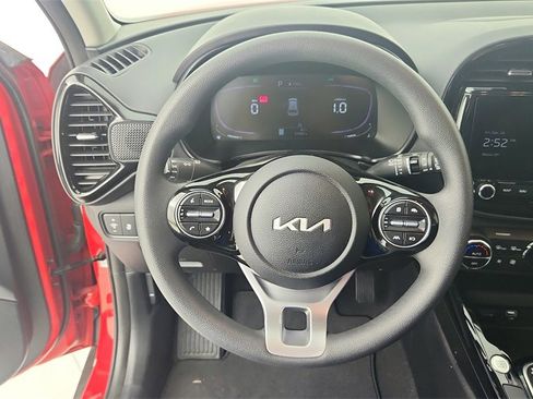 Used 2023 Kia Soul S image 18