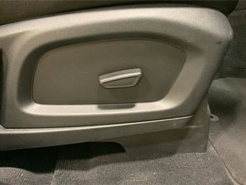 Used 2022 Ford Explorer XLT image 12