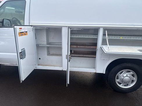 Used 2016 Ford E-350 and Econoline 350 Super Duty w/ Power Windows & Locks Group image 35