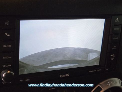 Used 2018 Jeep Wrangler Unlimited Rubicon w/ Connectivity Group image 28