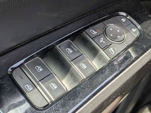 Used 2023 Nissan Pathfinder Platinum AWD/4WD image 27