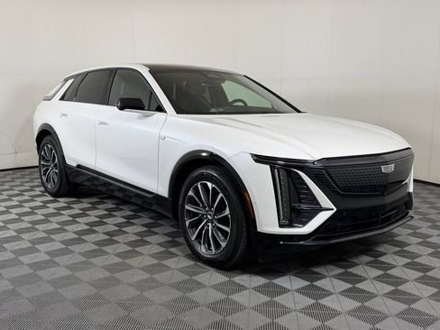 Used 2024 Cadillac Lyriq Sport RWD image 8
