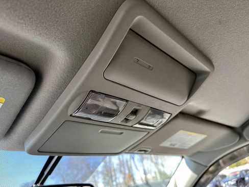 Used 2021 Nissan Frontier SV image 31