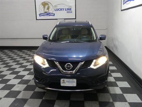 Used 2016 Nissan Rogue SV w/ SV Premium Package image 3