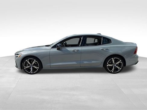 Used 2024 Volvo S60 B5 Plus FWD image 4