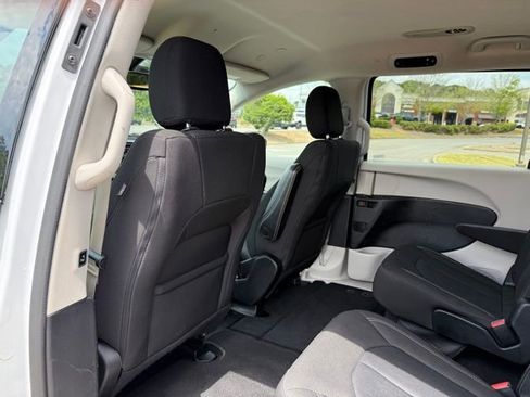 Used 2023 Chrysler Voyager LX FWD image 25