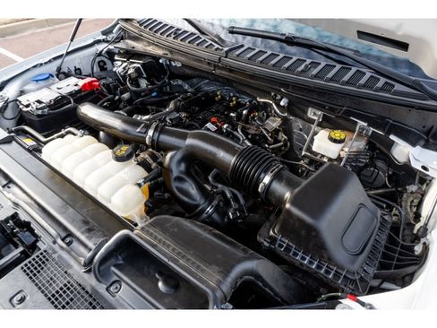 Used 2024 Ford Expedition Max XLT image 31