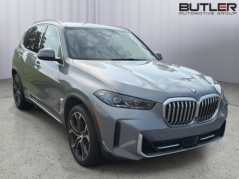 Used 2024 BMW X5 xDrive40i w/ Premium Package AWD/4WD image 4