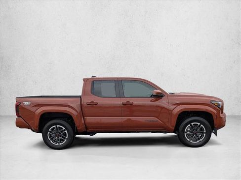 Certified 2025 Toyota Tacoma TRD Sport w/ TRD Sport Upgrade Package image 4