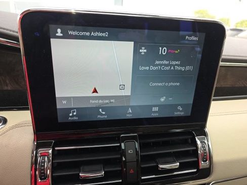 Used 2018 Lincoln Navigator Reserve w/ Technology Package AWD/4WD image 3