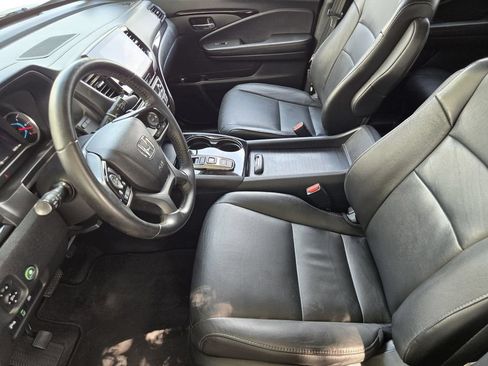 Used 2021 Honda Pilot Touring image 9