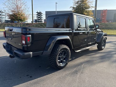 Certified 2023 Jeep Gladiator Willys image 9