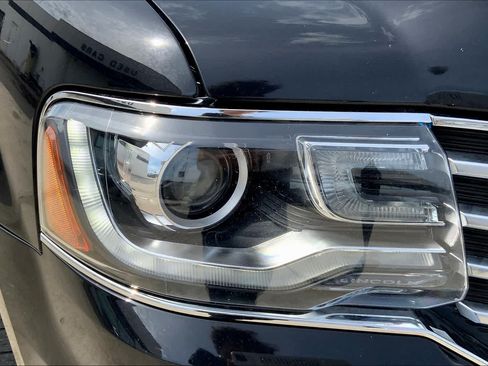 Used 2016 Lincoln Navigator L Select RWD image 27