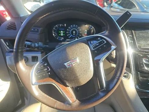 Used 2016 Cadillac Escalade Luxury image 12
